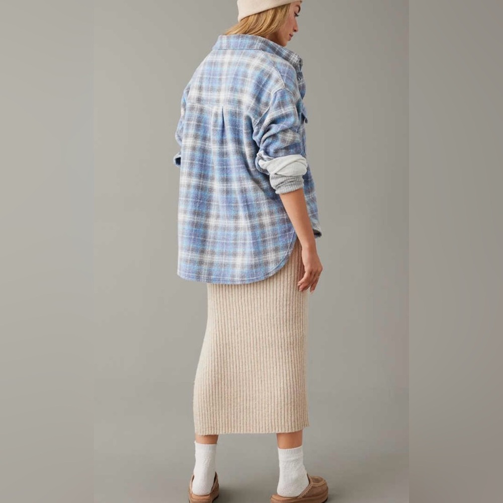 American Eagle Blue Oversized Plaid Fleece & Love
Shacket - Picture 3 of 12